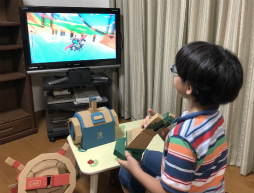 画像ギャラリー No.014のサムネイル画像 / 「Nintendo Labo」のToy-Conキット第3弾「ドライブキット」が登場。仕掛けも面白さも進化し,車や潜水艦,飛行機で陸・海・空を遊び尽くせる