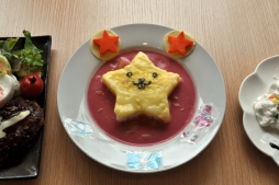 画像ギャラリー No.002のサムネイル画像 / 「キラッとプリ☆チャン プリズムストーンカフェ原宿」の内覧会をレポート。キャラをイメージした可愛くておいしいメニューがいっぱい！