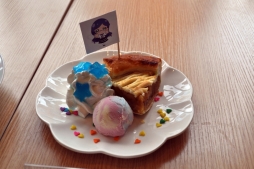 画像ギャラリー No.009のサムネイル画像 / 「キラッとプリ☆チャン プリズムストーンカフェ原宿」の内覧会をレポート。キャラをイメージした可愛くておいしいメニューがいっぱい！
