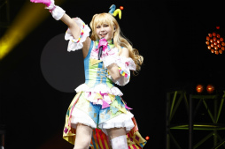 画像ギャラリー No.010のサムネイル画像 / ライブで紡ぐ，壮大な宇宙の旅「キラッとプリ☆チャン スペースシップアドベンチャー」。みらいとライブ初参加のさだめによるパフォーマンスも必見