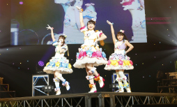 画像ギャラリー No.020のサムネイル画像 / ライブで紡ぐ，壮大な宇宙の旅「キラッとプリ☆チャン スペースシップアドベンチャー」。みらいとライブ初参加のさだめによるパフォーマンスも必見