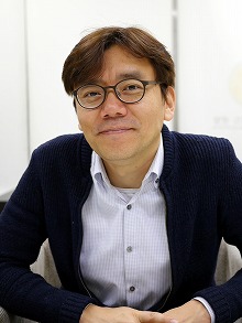 画像ギャラリー No.003のサムネイル画像 / MMORPG「創世記戦: アンタリアの戦争」では株式などのシミュレーション要素を導入。開発チームを率いるキム・テゴン氏へのインタビューを掲載