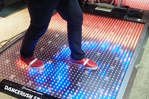 画像ギャラリー No.012のサムネイル画像 / ［JAEPO2018］「DANCERUSH STARDOM」直撮りムービー＆プレイレポート。シャッフルダンスをテーマにした新世代ダンスゲーム