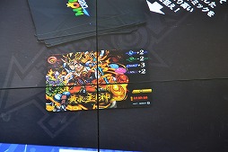 画像ギャラリー No.013のサムネイル画像 / スリムクラブとコロチキの4人が「モンスターストライク カードゲーム」を初プレイ。第4弾「祝福されし世界」発売記念イベントレポート
