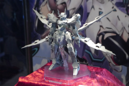 画像ギャラリー No.005のサムネイル画像 / ［JAEPO2018］「星と翼のパラドクス」直撮りムービー＆プレイレポート。非対称のレバー2本とサブモニター，可動筐体がロボ好きのハートを熱くさせる