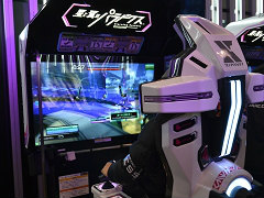 ［JAEPO2018］「星と翼のパラドクス」直撮りムービー＆プレイレポート。非対称のレバー2本とサブモニター，可動筐体がロボ好きのハートを熱くさせる