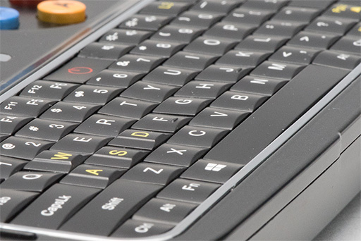 画像ギャラリー No.019のサムネイル画像 / ゲーマー向け超小型PCの第2弾「GPD WIN 2」が4Gamerにやってきた! まずは従来モデルと外観を比較してみる