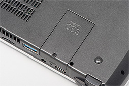 画像ギャラリー No.026のサムネイル画像 / ゲーマー向け超小型PCの第2弾「GPD WIN 2」が4Gamerにやってきた! まずは従来モデルと外観を比較してみる