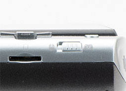 画像ギャラリー No.017のサムネイル画像 / Switch Lite風の小型ゲーマー向けPC「GPD WIN 3」レビュー。ゲームを日常に取り込む最強の積みゲー崩しPCだ