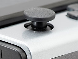 画像ギャラリー No.022のサムネイル画像 / Switch Lite風の小型ゲーマー向けPC「GPD WIN 3」レビュー。ゲームを日常に取り込む最強の積みゲー崩しPCだ