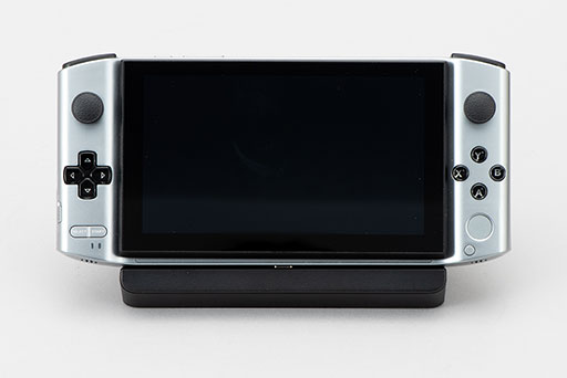 画像ギャラリー No.034のサムネイル画像 / Switch Lite風の小型ゲーマー向けPC「GPD WIN 3」レビュー。ゲームを日常に取り込む最強の積みゲー崩しPCだ