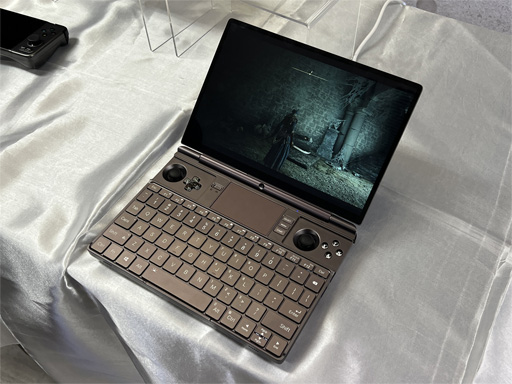 画像ギャラリー No.001のサムネイル画像 / ゲーマー向け小型PC「GPD WIN MAX2」の予約受付がはじまる。10.1型液晶と「Ryzen 7 6800U」の搭載が見どころだ