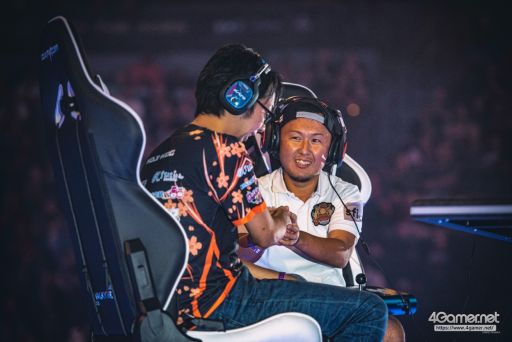 画像ギャラリー No.019のサムネイル画像 / ［EVO2019］Day3，最後の戦いがいよいよスタート。「BBTAG」「SFV AE」「鉄拳7」「スマブラSP」の決勝が行われる最終日Twitterまとめ