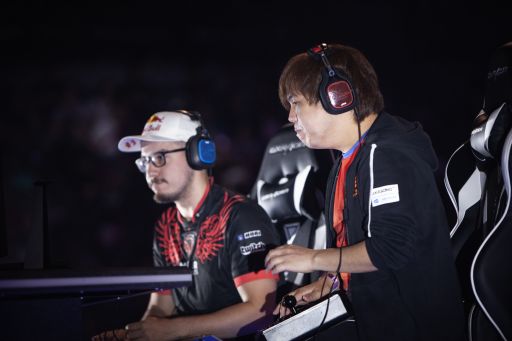 画像ギャラリー No.050のサムネイル画像 / ［EVO2019］Day3，最後の戦いがいよいよスタート。「BBTAG」「SFV AE」「鉄拳7」「スマブラSP」の決勝が行われる最終日Twitterまとめ