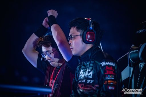 画像ギャラリー No.101のサムネイル画像 / ［EVO2019］Day3，最後の戦いがいよいよスタート。「BBTAG」「SFV AE」「鉄拳7」「スマブラSP」の決勝が行われる最終日Twitterまとめ