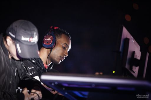 画像ギャラリー No.121のサムネイル画像 / ［EVO2019］Day3，最後の戦いがいよいよスタート。「BBTAG」「SFV AE」「鉄拳7」「スマブラSP」の決勝が行われる最終日Twitterまとめ