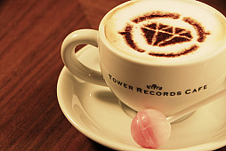 画像ギャラリー No.002のサムネイル画像 / TOWER RECORDS CAFEが「オンエア！」とコラボした“〜秋の大運動会〜”が11月6日から開催