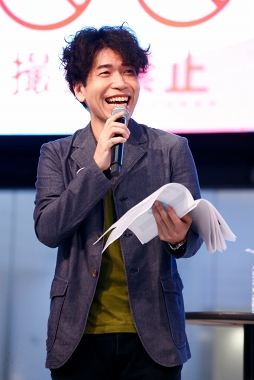 画像ギャラリー No.003のサムネイル画像 / 新垣さんが所属したいユニットは？　“オンエア！スペシャルステージ「宝石が丘学園放送部in AGF」”をレポート