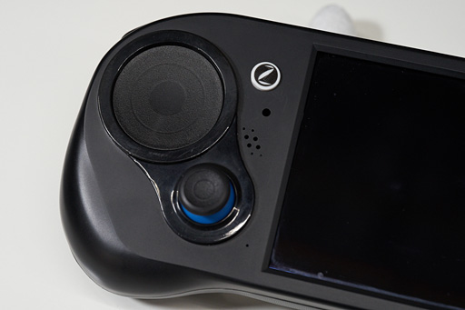 画像ギャラリー No.004のサムネイル画像 / ［TGS 2018］SteamのAAAタイトルが動くポータブルゲームPC「SMACH Z」は想像の斜め上をいくマシンだった
