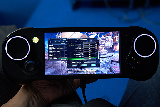 画像ギャラリー No.012のサムネイル画像 / ［TGS 2019］1年ぶりに見たポータブルゲームPC「SMACH Z」でMHWを遊ぶ。開発は進んでいるが，果たして2020年Q1に発売となるか？