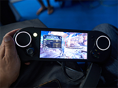 ［TGS 2019］1年ぶりに見たポータブルゲームPC「SMACH Z」でMHWを遊ぶ。開発は進んでいるが，果たして2020年Q1に発売となるか？