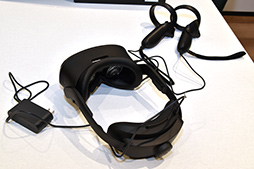 画像ギャラリー No.004のサムネイル画像 / 西川善司の3DGE：5K解像度の業務用VR HMD「VIVE Focus 3」体験レポート。VRコントローラのトラッキング精度に驚く