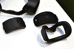 画像ギャラリー No.005のサムネイル画像 / 西川善司の3DGE：5K解像度の業務用VR HMD「VIVE Focus 3」体験レポート。VRコントローラのトラッキング精度に驚く