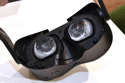 画像ギャラリー No.012のサムネイル画像 / 西川善司の3DGE：5K解像度の業務用VR HMD「VIVE Focus 3」体験レポート。VRコントローラのトラッキング精度に驚く