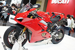 画像ギャラリー No.016のサムネイル画像 / バイクの祭典・TMCS2018に出展されていた「Monster Energy Supercross」＆「TT ISLE OF MAN」を紹介。バイクの写真も