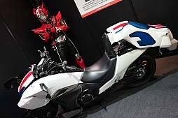 画像ギャラリー No.022のサムネイル画像 / バイクの祭典・TMCS2018に出展されていた「Monster Energy Supercross」＆「TT ISLE OF MAN」を紹介。バイクの写真も