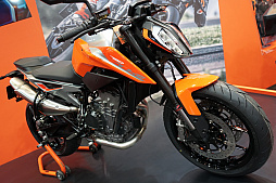 画像ギャラリー No.027のサムネイル画像 / バイクの祭典・TMCS2018に出展されていた「Monster Energy Supercross」＆「TT ISLE OF MAN」を紹介。バイクの写真も