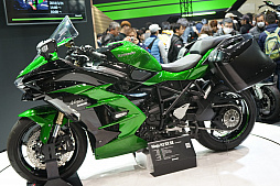 画像ギャラリー No.035のサムネイル画像 / バイクの祭典・TMCS2018に出展されていた「Monster Energy Supercross」＆「TT ISLE OF MAN」を紹介。バイクの写真も