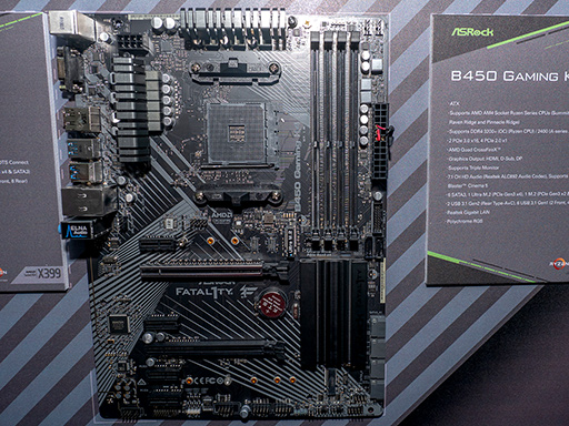 画像ギャラリー No.003のサムネイル画像 / ［COMPUTEX］ASRockはAMDの未発表チップセット「B450」搭載マザーボードを披露。Vega 56搭載のグラフィックスカードは7月発売に