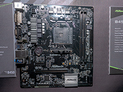 画像ギャラリー No.006のサムネイル画像 / ［COMPUTEX］ASRockはAMDの未発表チップセット「B450」搭載マザーボードを披露。Vega 56搭載のグラフィックスカードは7月発売に