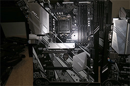 画像ギャラリー No.006のサムネイル画像 / ASRock,エントリー市場向けチップセット「Intel B365」搭載のゲーマー向けマザーボードを初公開