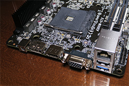 画像ギャラリー No.015のサムネイル画像 / ASRock,エントリー市場向けチップセット「Intel B365」搭載のゲーマー向けマザーボードを初公開