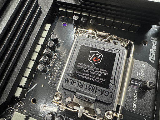 画像ギャラリー No.003のサムネイル画像 / 「Core Ultra 200S」に対応したASRock製のゲーマー向けマザーボードが10月25日に国内発売。独自の高品質部材採用で電源回路をさらに強化