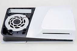 画像ギャラリー No.010のサムネイル画像 / PS5のストレージを12TBも増量! ゲームをたっぷりインストールできるSamsungのSSD「990 PROヒートシンク」と「T5 EVO」【PR】