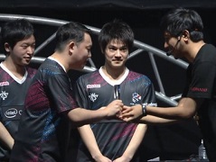 ［TGS 2018］「ウイニングイレブン 2019」3対3のチーム戦で行われた国内最強チーム決定戦で「カストロミナンダバーチャット」が優勝