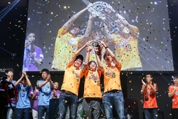画像ギャラリー No.002のサムネイル画像 / 「eJリーグ ウイニングイレブン 2019シーズン」が「Forbes JAPAN SPORTS BUSINESS AWARD 2019」のイノベーション賞を受賞