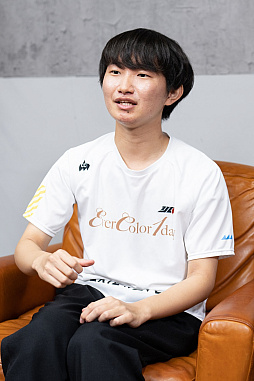 画像ギャラリー No.010のサムネイル画像 / 【PR】eスポーツチーム「AXIZ WAVE」に迫る練習密着&インタビュー。強さの秘訣はメンバー同士の信頼と結束力
