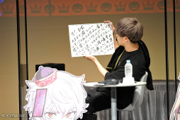 画像ギャラリー No.013のサムネイル画像 / “じゃいろあくしあ”が仮装やトーク，朗読劇に大奮闘！　「ナビハロ！ -GYROAXIA Halloween Party-」の模様をフォトレポートでお届け