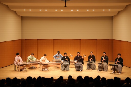 画像ギャラリー No.001のサムネイル画像 / 「ファミ箏の模範演奏会」をレポート。「ポケモン」「モンハン」「大神」の楽曲に加え,箏の魅力を伝える名曲の数々が演奏された