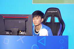 画像ギャラリー No.012のサムネイル画像 / 「FIFA 19」の世界大会「CONTINENTAL CUP 2018」，日本からはナスリ選手が進出。日本代表選考会をレポート