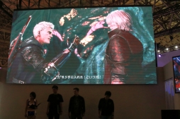 画像ギャラリー No.004のサムネイル画像 / ［TGS 2018］「デビル メイ クライ 5」 ステージイベントが開催。ロックマンコラボが発表され，河森正治氏がデビルブレイカーのデザインを語った