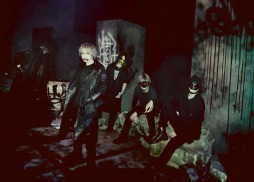 画像ギャラリー No.008のサムネイル画像 / 「デビル メイ クライ 5」のHYDE Collaboration Trailerが公開。イメージソング「MAD QUALIA」とゲームシーンが融合した映像を収録
