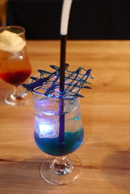 画像ギャラリー No.028のサムネイル画像 / カプコンカフェ「DMC5」コラボは7月22日にスタート。スシロールの閻魔刀やダンテの好物ピザなどが振る舞われた試食会レポートをお届け
