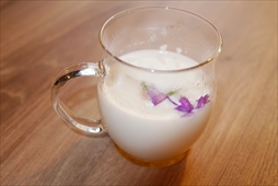 画像ギャラリー No.029のサムネイル画像 / カプコンカフェ「DMC5」コラボは7月22日にスタート。スシロールの閻魔刀やダンテの好物ピザなどが振る舞われた試食会レポートをお届け