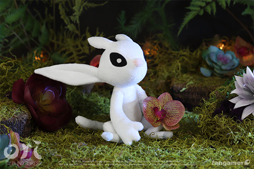 画像ギャラリー No.009のサムネイル画像 / 「Ori and the Will of the Wisps」とコラボしたTシャツ,ぬいぐるみ,ピンバッジなど最新グッズが登場