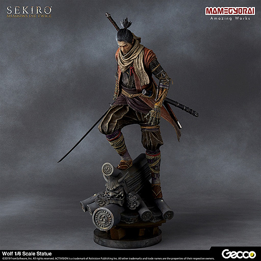 画像ギャラリー No.002のサムネイル画像 / 「SEKIRO」主人公・狼の1/6スケール スタチューが登場。体のラインや忍義手，そして台座まで，ディテールにこだわった造形に
